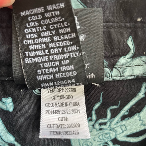 Coraline Hot Topic Shirt Womens Juniors Small Button Short Sleeve Ghost Children - Picture 8 of 12